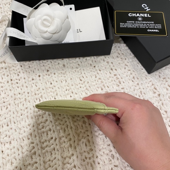 ❌SOLD❌Chanel O card holder pistachio green Rare - Picture 9 of 11
